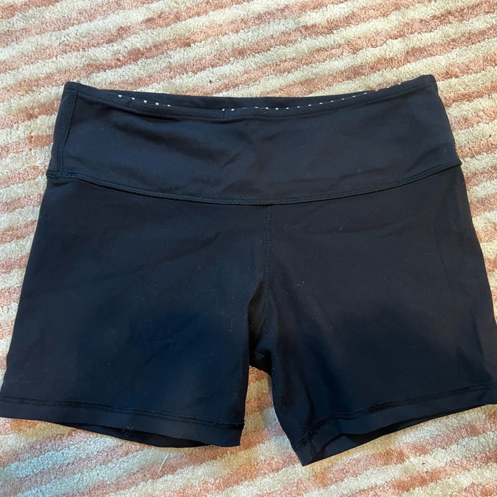 Lululemon black shorts